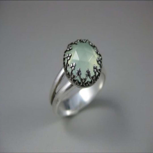 European And American Popular Retro Round Emerald Ring